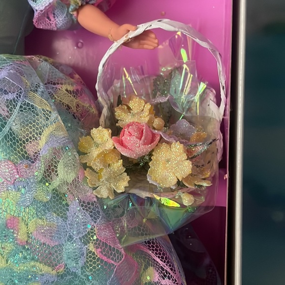 NIB - 1994 Spring Bouquet Barbie - Enchanted Seasons Collection, Limited Edition - Picture 4 of 17